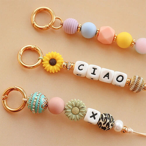 Silicone Kralen: Foto: Silicone kralen in diverse kleuren en vormen, perfect voor het maken van speelse sieraden en babyartikelen. Verkrijgbaar in verschillende maten en hardheden.