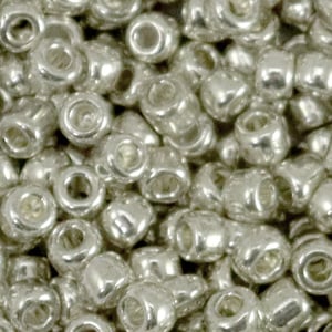 Rocailles Metallic shine warm silver 4mm