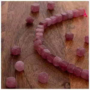Natuurlijke kraal Dyed Strawberry Quartz Cube 8mm